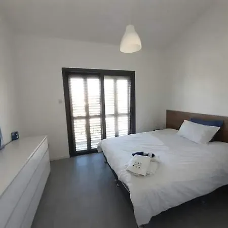 Margarita Gardens, Kato Apartman *